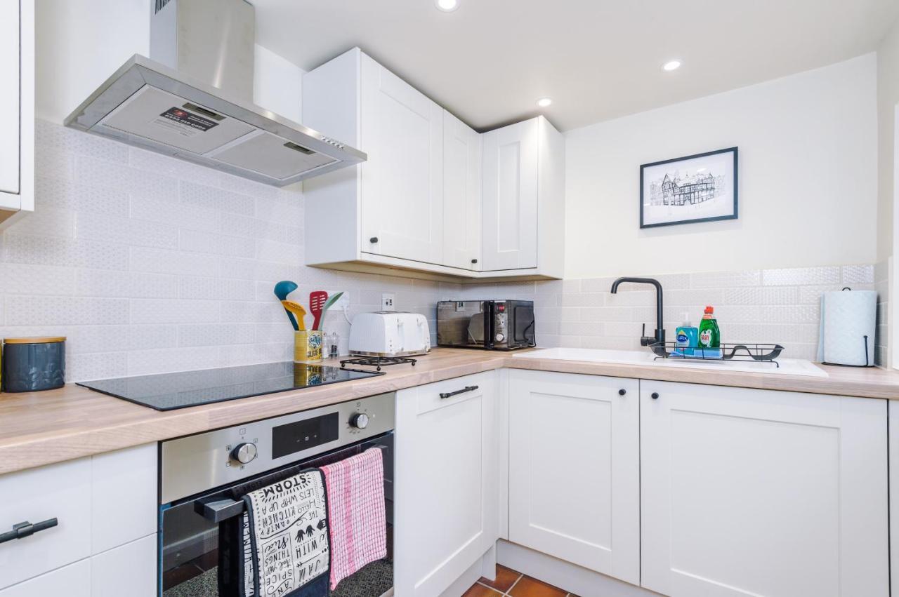 Pyecroft Cottage Chester Bagian luar foto